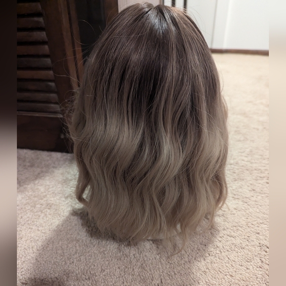 Lush Wig - Picture 3 of 5